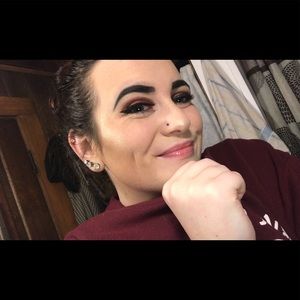 Meet your Posher, Niko sophia